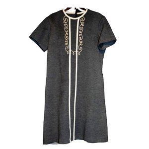 1960s Pat Perkins A Dress To Treasure Embroidered Short sleeve Mini Midi Shift D